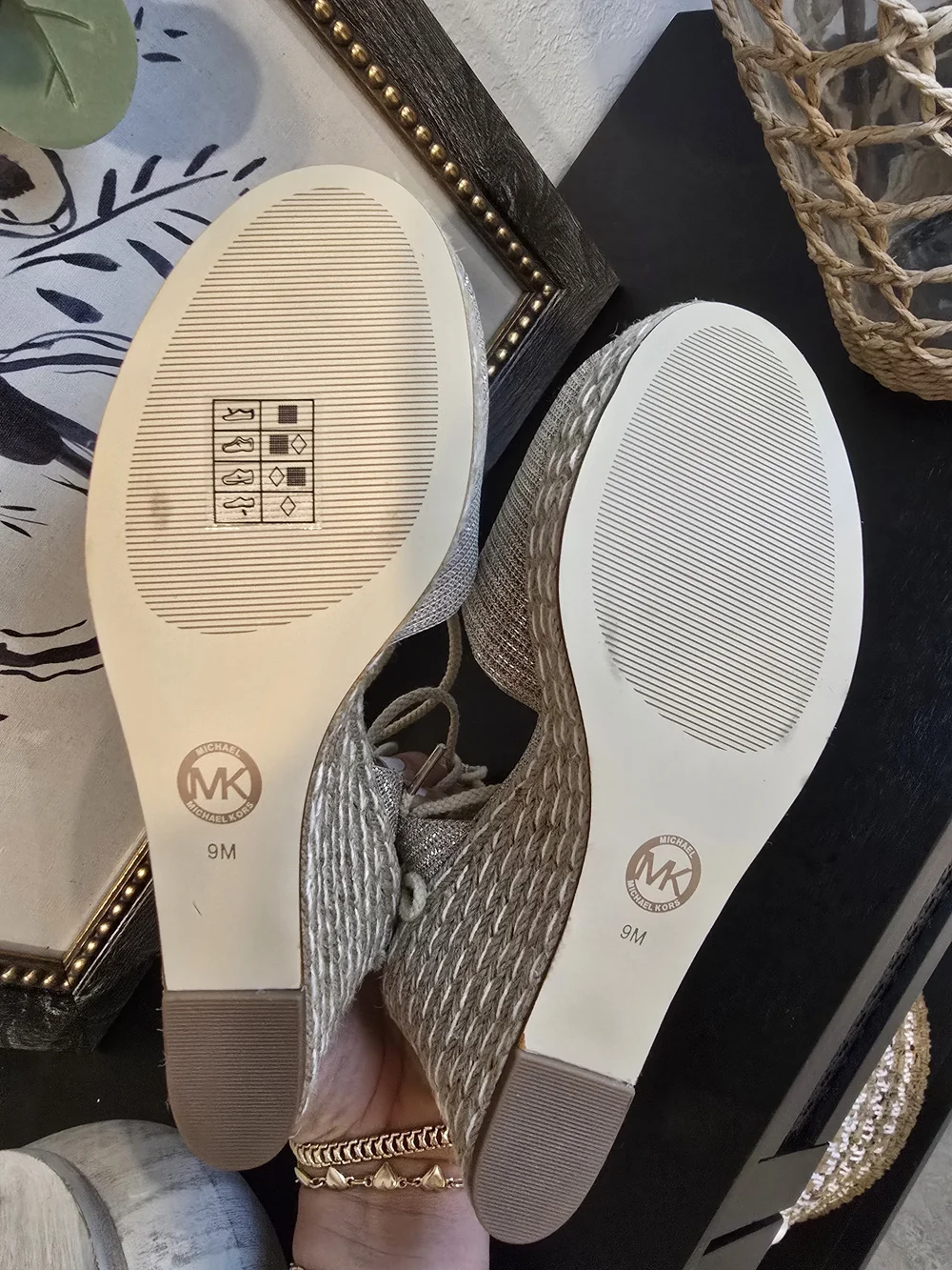 Michael Kors Metallic Gold Lace Up Ankle Ties Wedges Espadrilles Sandals 9 - Picture 7 of 9